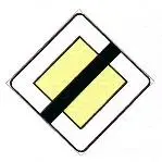 Lebanese road-sign image from the trainer question bank.